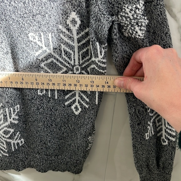 Lands End Grey Youth Sweater - Picture 7 of 7